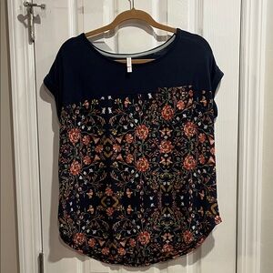 Exhilaration Floral Print Navy Top